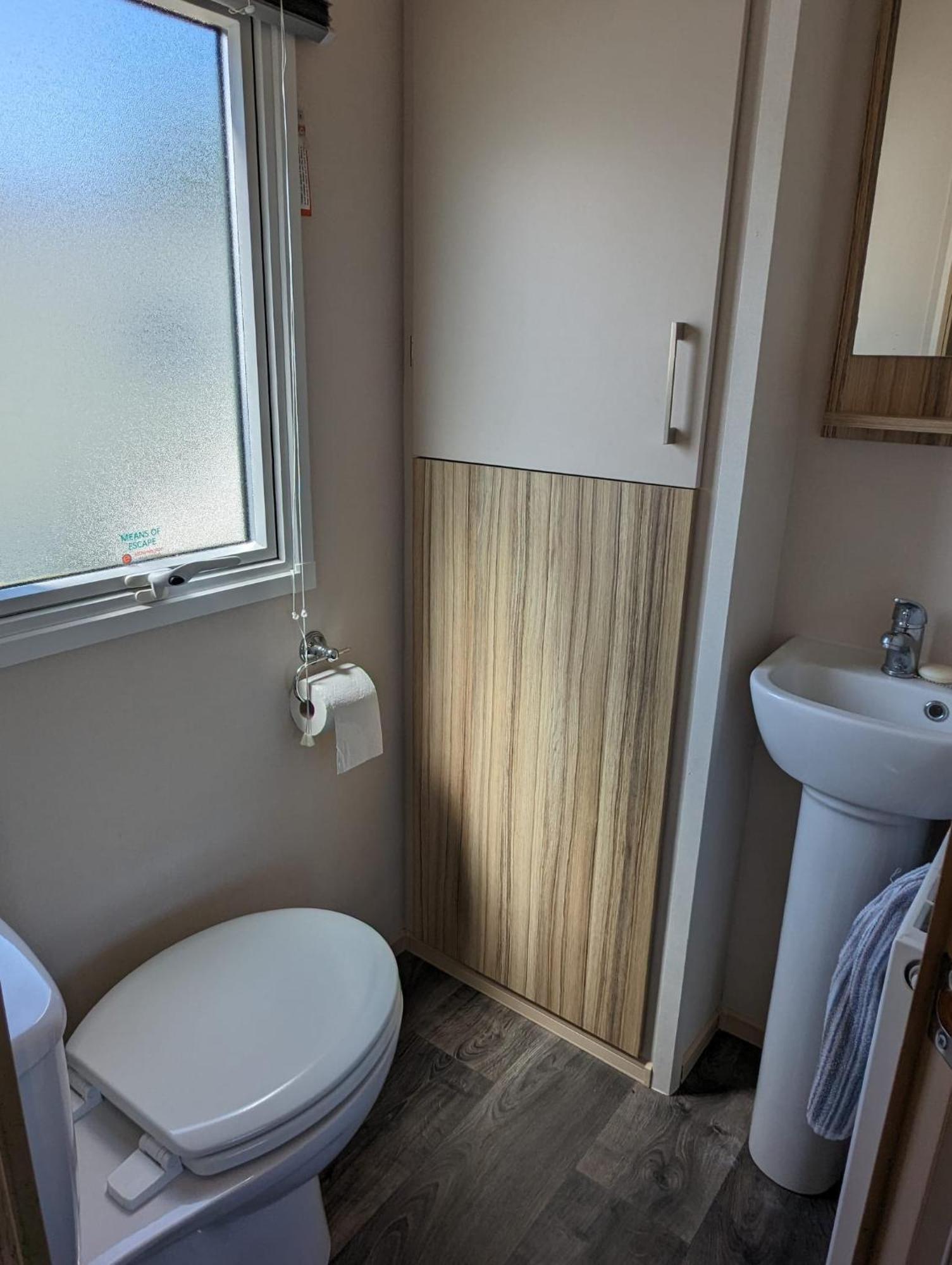 Lovely Bright Modern Caravan Swanage On Peaceful And Tranquil Holiday Park Zewnętrze zdjęcie